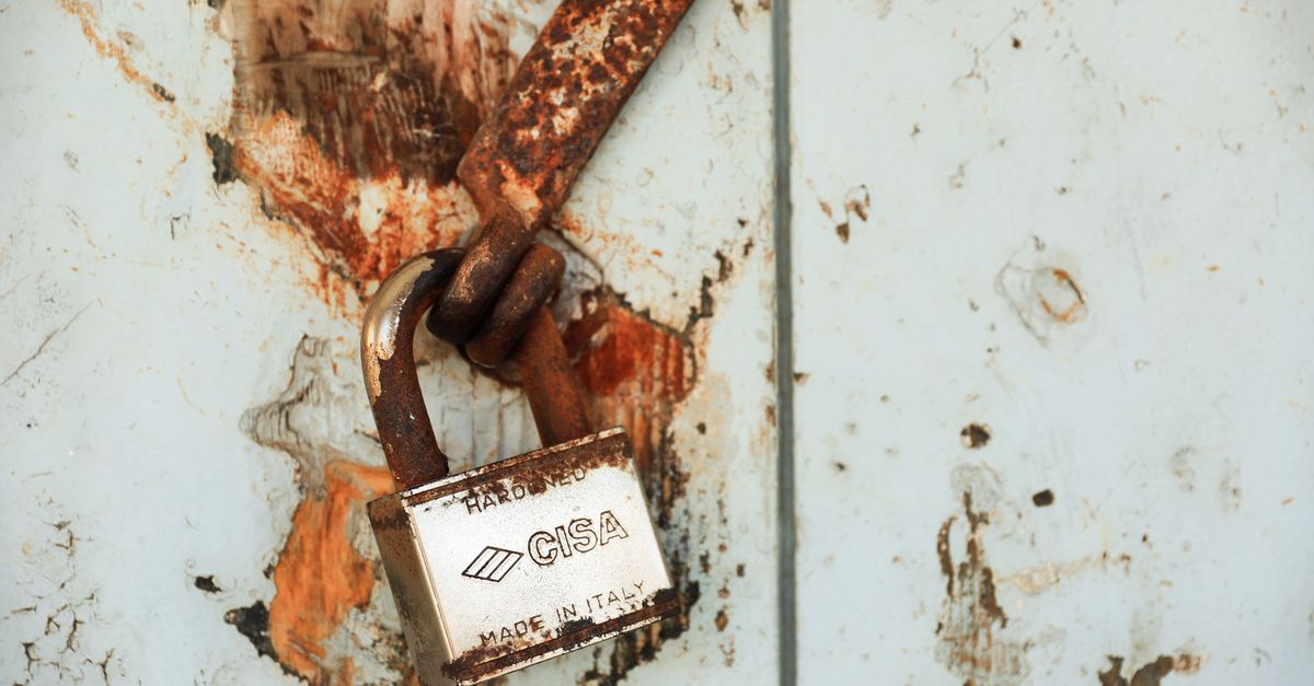 5 Signs Your Door Lock Is About to Fail — Hempstead Locksmiths